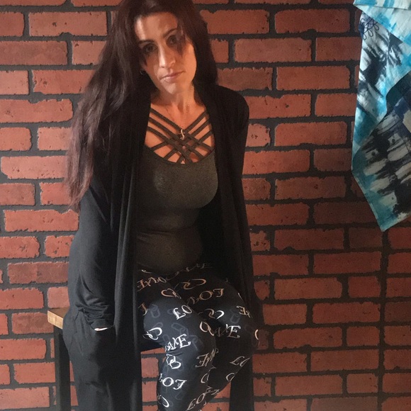 Meet your Posher, Lisa - Picture 2 of 2